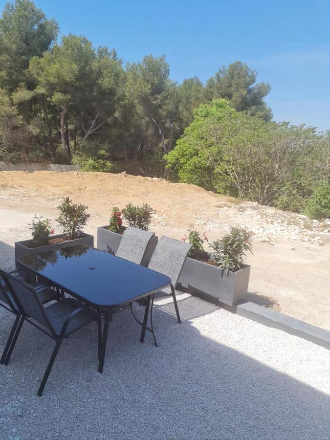 Bas De Au Calme Apartment Marseille